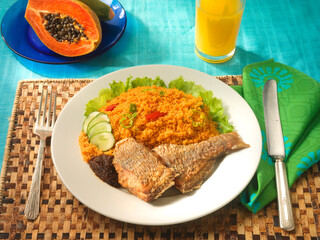 gari foto, Fischgericht, afrikanische Küche, Tellergericht, Papaya,