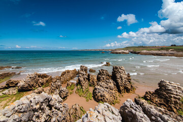 paisaje de mar con rocas