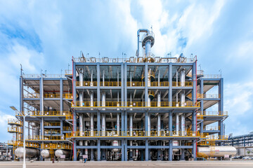 Fractionating tower in petrochemical plant