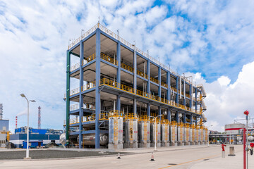 Fractionating tower in petrochemical plant