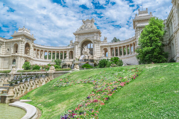 Obraz premium Jardins du Palais du Parc Longchamps à Marseille, France.