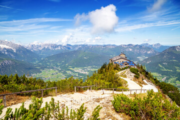 Blick vom Gipfel über das Kehlsteinhaus, Obersalzberg, Mannlsteig, Berchtesgaden, Deutschland 