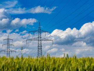 Strommasten einer Überlandleitung