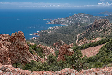 Naklejka premium Massif de l'Esterel, a volcanic mountain range on the Mediterranean Sea coast on the French Riviera, located near Cannes on the east and Saint-Rafael on the west, France