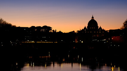 Obraz premium Saint Peter Cathedral Night view