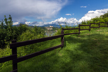 Parco della Rocca Borromeo di Arona in Piemonte con vista Castello di Angera
