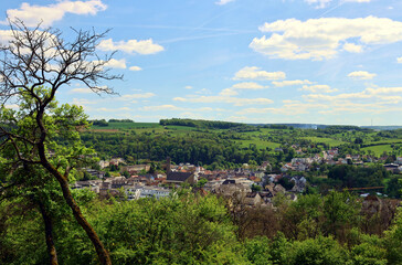 Blick auf den Ort Irrel im Eifelkreis Bitbürg-Prüm in Rheinland-Pfalz. 