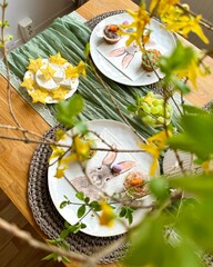 Tischdekoration zu Ostern Esstisch Osterbrunch christliche Feiertage Osterhase