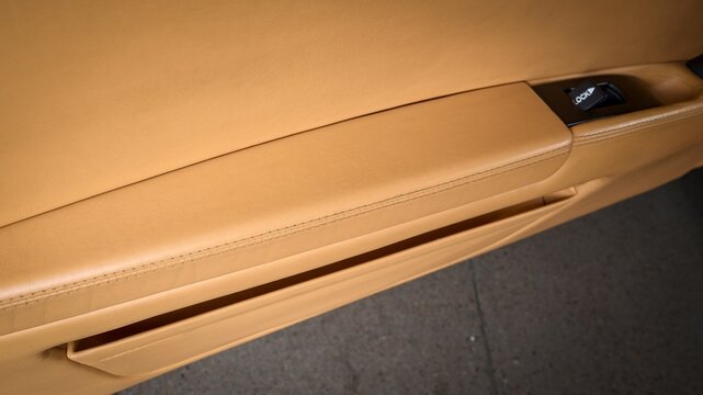 Drivers door arm rest