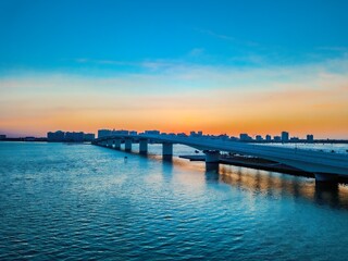 Obraz premium sunrise over city