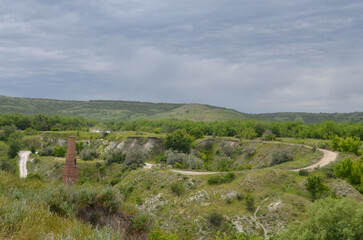The road along the lime kiln