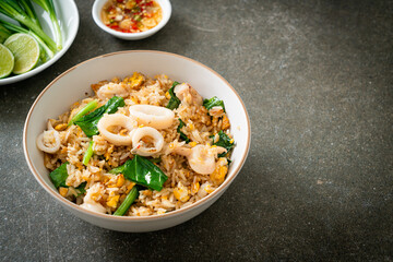 Fried rice with squid or octopus