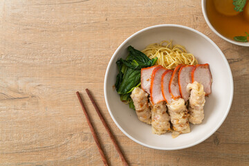 Barbecue Red Pork and Wonton Noodles with Soup