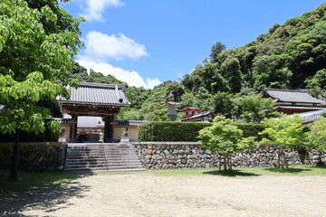 A Japanese temple in Minoh City in Osaka Prefecture : a scene of the entrance gate to the precincts of Ryuan-ji Temple