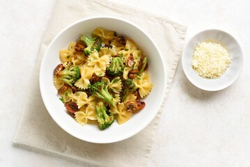 Farfalle pasta with roasted broccoli and mushrooms