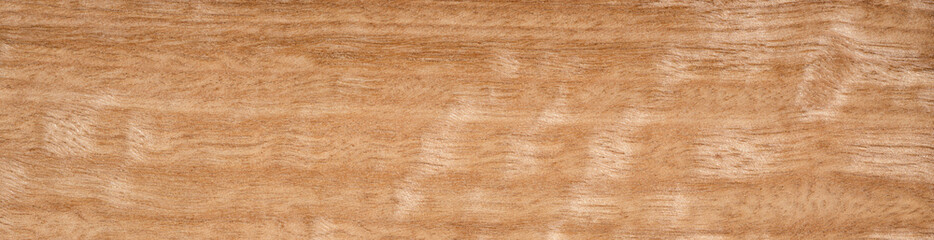 Subtle shimmer of frisé eucalyptus veneer with distinctive wood grain