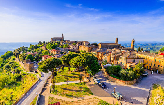 Fototapeta Tuscany, Italy. View of the medieval town of Montalcino.
