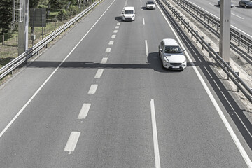 Highways, Side shoulders on each side, so that a vehicle can stop in an emergency without impeding traffic