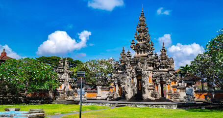 Obraz premium Taman Werdhi Budaya Art Centre in Denpasar, Bali, Indonesia
