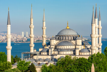 Obraz premium Blue or Sultan Ahmed mosque in center of Istanbul, Turkey