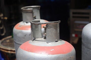 delivery of gas cylinders, gas crisis, rising gas prices