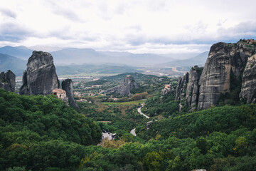 Naklejka premium メテオラの修道院群と奇岩群の眺望
