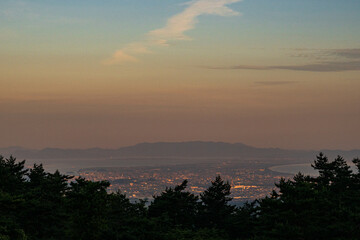 日本の鳥取県米子市の美しい夕景から夜景