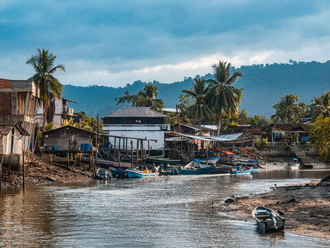 Nuqui, Choc&ograve; on the pacific ocean in Colombia 