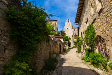 Porte Méjane, dans le village médiéval de Bruniquel