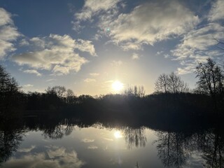 Obraz premium sunset over the lake