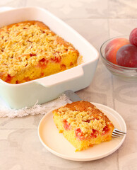 Fruit crumble topping cake, sliced