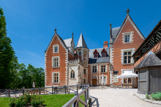 Ch&acirc;teau du Clos Luc&eacute;