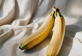 Deux bananes sur fond clair