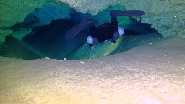 Cave Diving in Sand Dollar Sink Hole, Florida