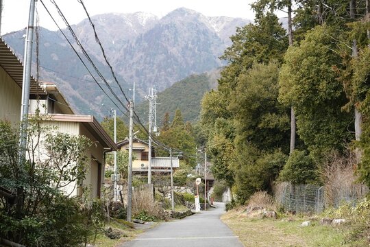 地方の裏道の風景