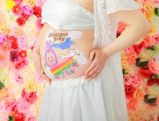 お腹に赤ちゃんのいる女性