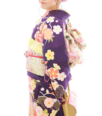 紫の振袖を着る可愛い女の子