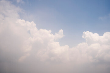 Obraz premium Cumulus clouds in the blue sky.