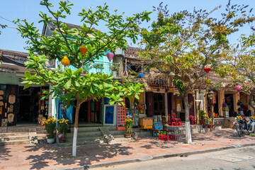 Obraz premium A typical street in Hoi An, Vietnam