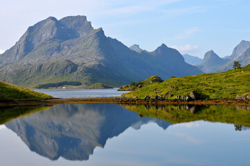 Obraz premium Stones and peaks of rocks at fjord shore