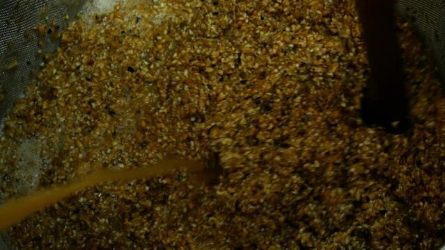 Mashing dark and light malts in a home brewery