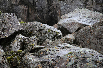 Landschaftsaufnahme  auf Island bei bewölkten Himmel und Mystischer Stimmung