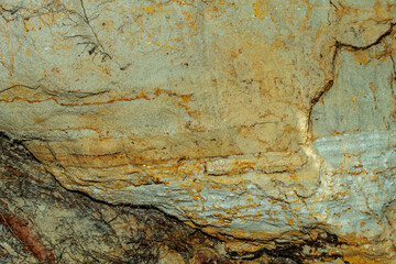 古い地層が現れた壁の模様
