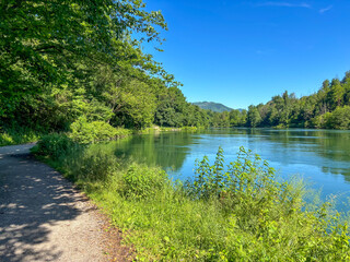 Passeggiata lungo il fiume Adda, in Lombardia