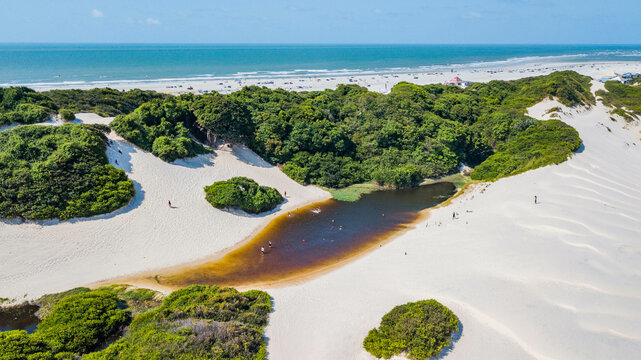 Aerial view of the Atalaia Dunes, in Salin&oacute;polis, Par&aacute;. Dune area with the sea in the background