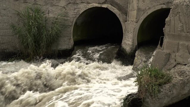 Discharge of municipal wastewater into the sea