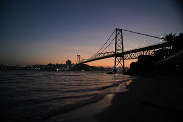 Fototapeta premium Por do Sol na Ponte Hercílio Luz em Florianópolis