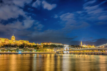 Obraz premium Budapest Hungary, city skyline night at Buda Castle Chain Bridge and Danube River