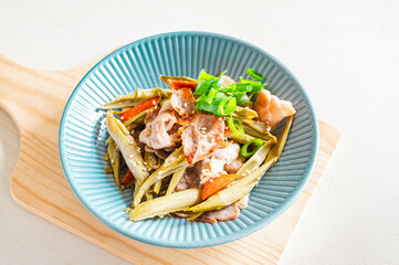 イタドリと豚肉の中華風炒め