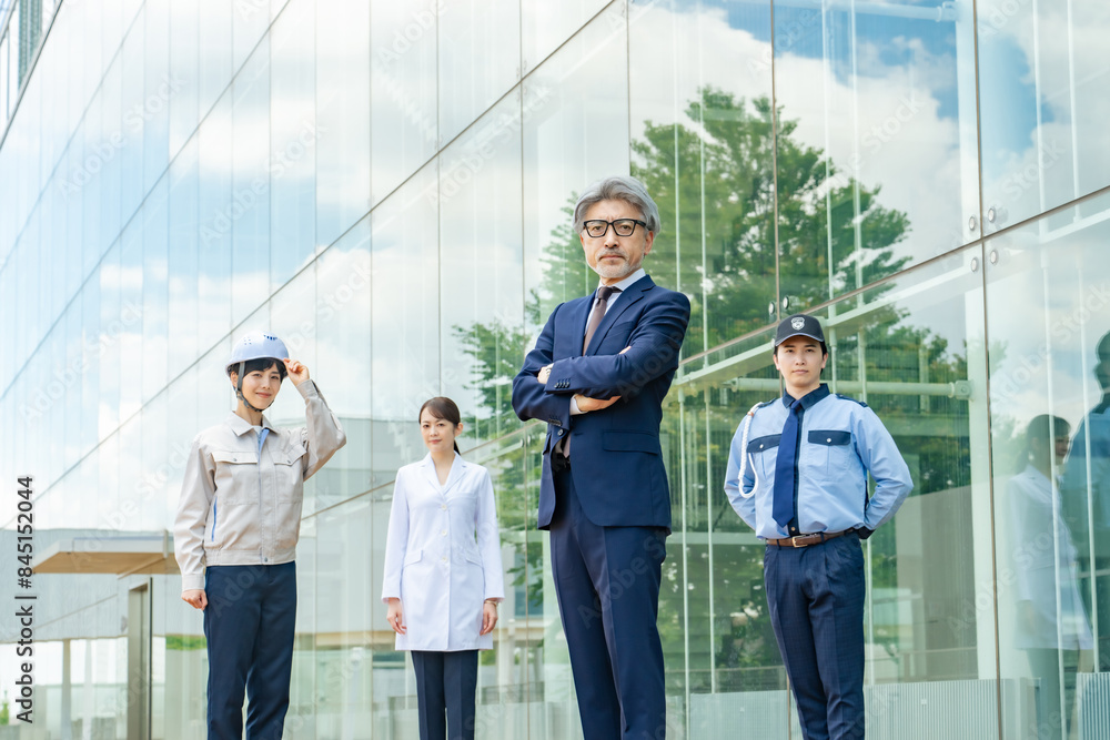 Poster 様々な職業の人々（ビジネスマン・エンジニア・研究者・警備員）